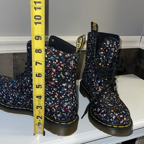 Dr Martens women’s size 9L - Picture 9 of 9